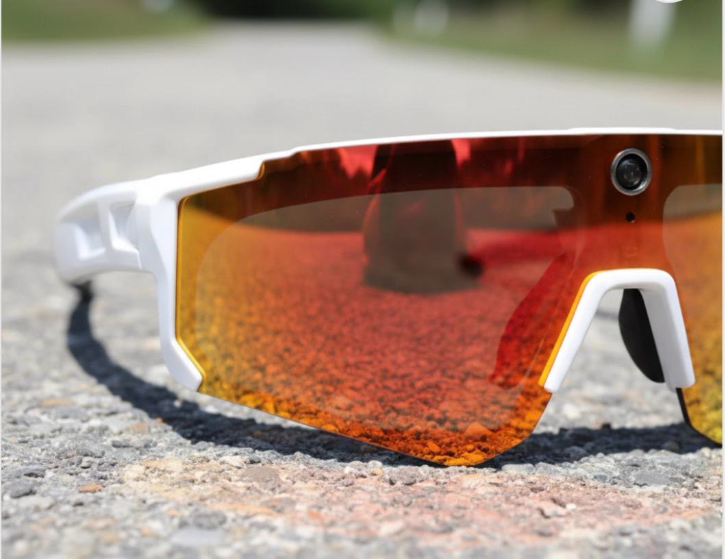 Gafas Sport Edition — foto real sobre el asfalto